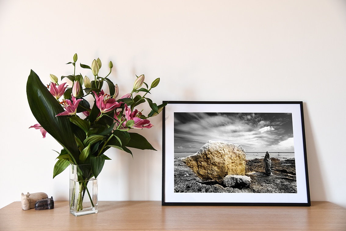 Sa face de lumière est une photo de l'artiste Cécile Flipo, en édition numérotée