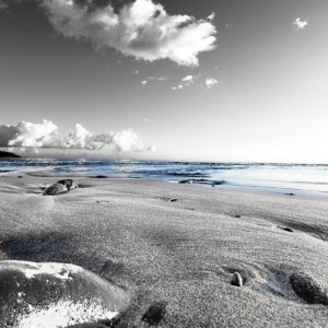 Entre sable et lagon, une photographie de Cécile Flipo, en édition limitée pour les grands formats, numérotée et en exclusivité vente chez Myovahe.